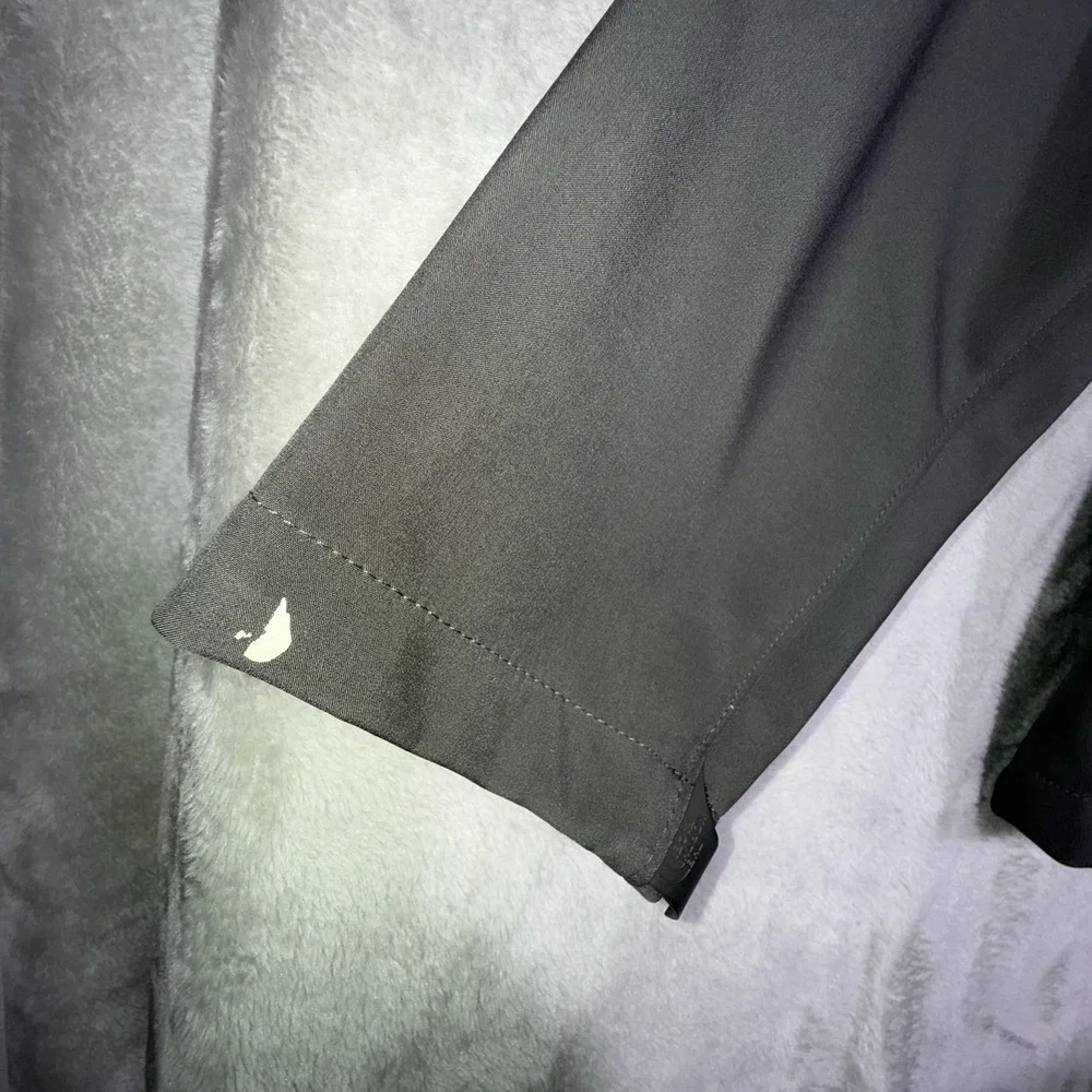 The North Face Men's Black & White Softshell Jacket Size XXL Hiking Outdoors